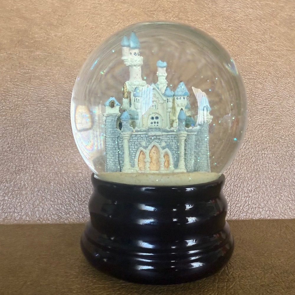 Vtg Disney Castle Musical Snow Globe Cinderella Collectible Wish Upon Star Song